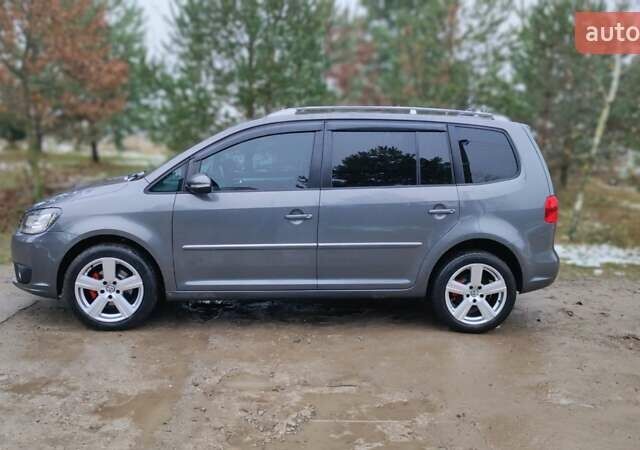 Серый Фольксваген Туран, объемом двигателя 1.6 л и пробегом 302 тыс. км за 10550 $, фото 2 на Automoto.ua