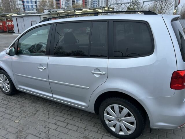 Сірий Фольксваген Туран, об'ємом двигуна 1.6 л та пробігом 248 тис. км за 9850 $, фото 3 на Automoto.ua