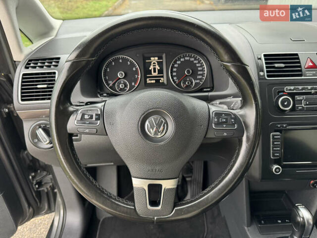 Серый Фольксваген Туран, объемом двигателя 1.39 л и пробегом 225 тыс. км за 9950 $, фото 47 на Automoto.ua