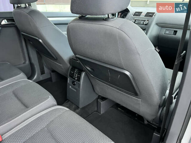 Серый Фольксваген Туран, объемом двигателя 1.4 л и пробегом 223 тыс. км за 7850 $, фото 73 на Automoto.ua