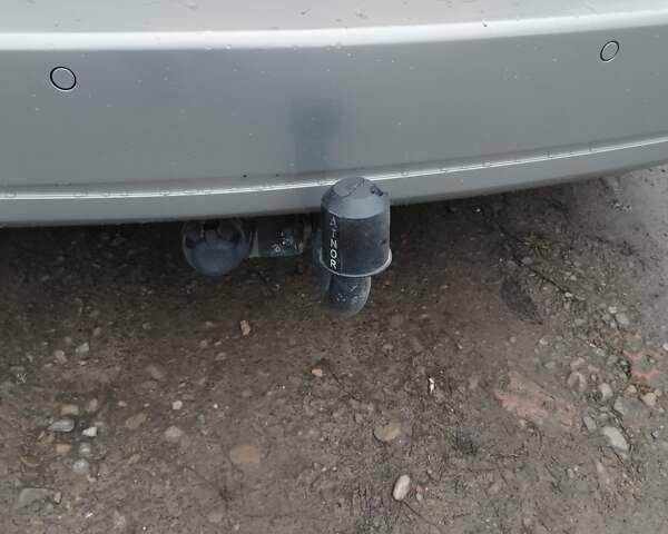 Серый Фольксваген Туран, объемом двигателя 1.97 л и пробегом 367 тыс. км за 11700 $, фото 3 на Automoto.ua