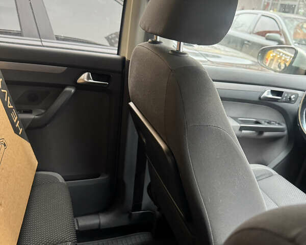 Сірий Фольксваген Туран, об'ємом двигуна 1.39 л та пробігом 227 тис. км за 10500 $, фото 12 на Automoto.ua