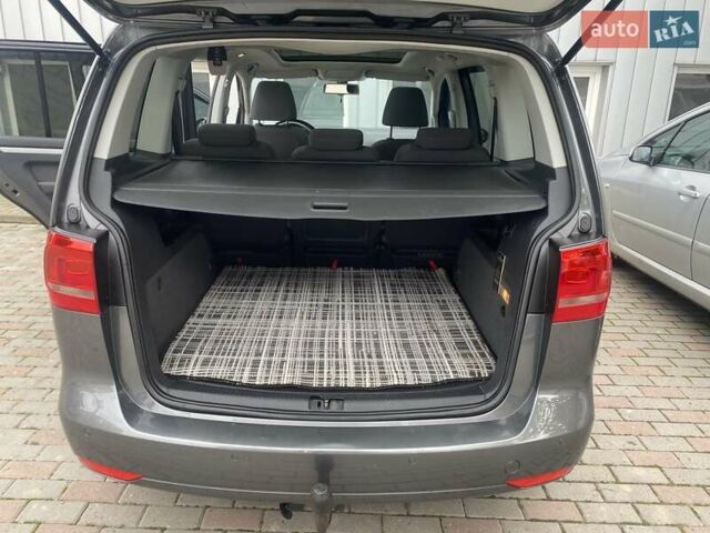 Серый Фольксваген Туран, объемом двигателя 1.6 л и пробегом 254 тыс. км за 10200 $, фото 27 на Automoto.ua