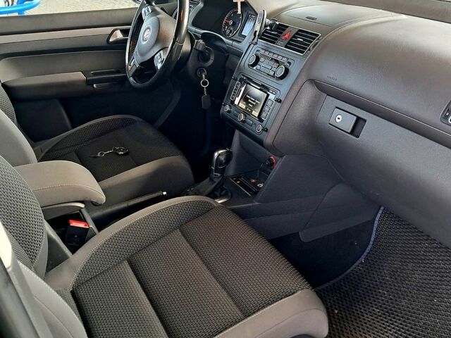 Серый Фольксваген Туран, объемом двигателя 1.6 л и пробегом 268 тыс. км за 10200 $, фото 5 на Automoto.ua