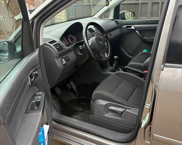 Сірий Фольксваген Туран, об'ємом двигуна 1.6 л та пробігом 245 тис. км за 9500 $, фото 29 на Automoto.ua