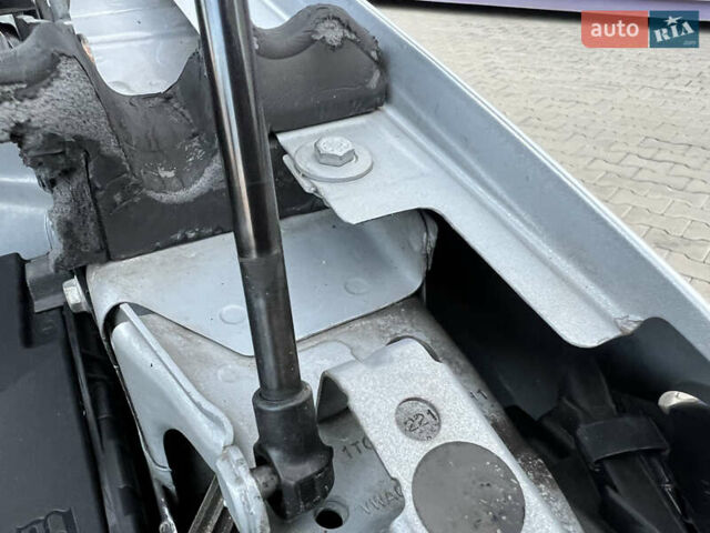 Серый Фольксваген Туран, объемом двигателя 1.4 л и пробегом 223 тыс. км за 7850 $, фото 107 на Automoto.ua