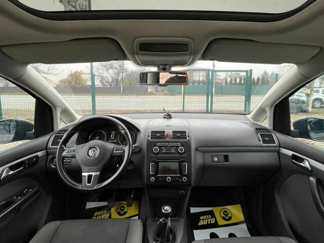 Серый Фольксваген Туран, объемом двигателя 1.6 л и пробегом 244 тыс. км за 9999 $, фото 9 на Automoto.ua