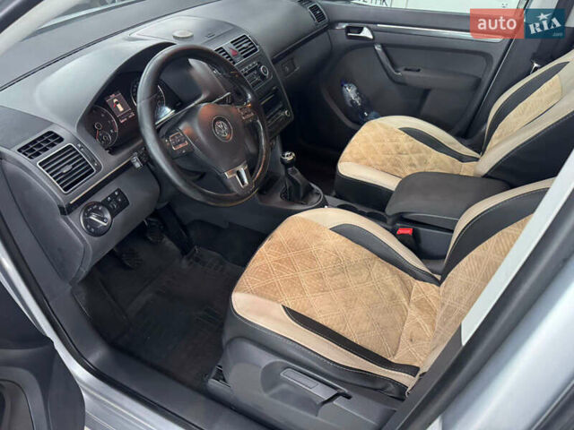 Серый Фольксваген Туран, объемом двигателя 1.4 л и пробегом 308 тыс. км за 6150 $, фото 9 на Automoto.ua