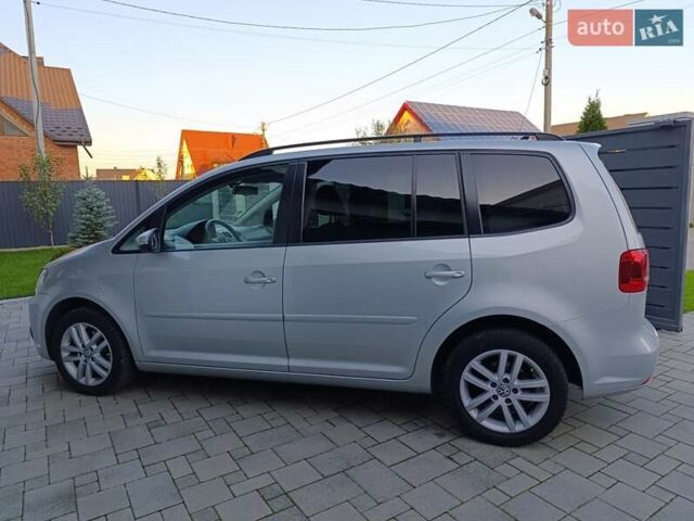 Серый Фольксваген Туран, объемом двигателя 1.6 л и пробегом 215 тыс. км за 10900 $, фото 5 на Automoto.ua