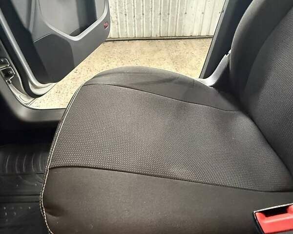 Серый Фольксваген Туран, объемом двигателя 1.6 л и пробегом 220 тыс. км за 9200 $, фото 8 на Automoto.ua