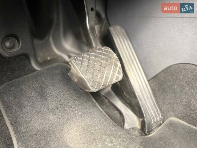 Серый Фольксваген Туран, объемом двигателя 1.4 л и пробегом 220 тыс. км за 10500 $, фото 49 на Automoto.ua