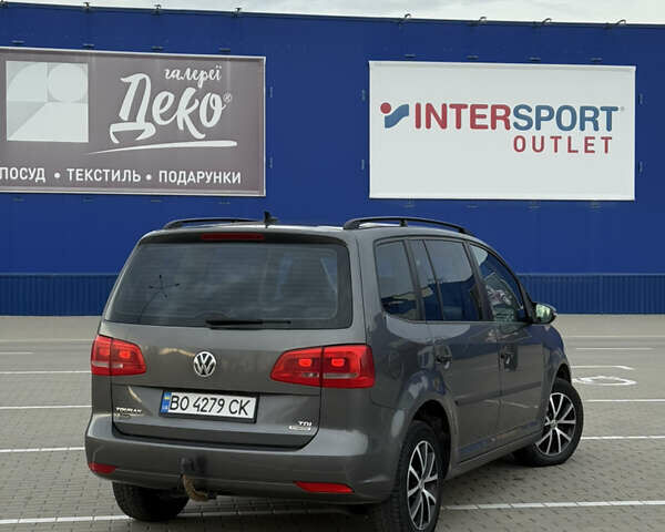 Серый Фольксваген Туран, объемом двигателя 1.6 л и пробегом 354 тыс. км за 8900 $, фото 6 на Automoto.ua