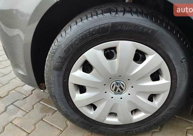 Серый Фольксваген Туран, объемом двигателя 1.6 л и пробегом 315 тыс. км за 10700 $, фото 12 на Automoto.ua