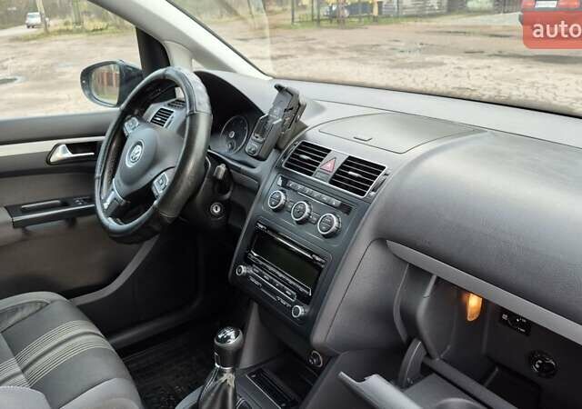 Серый Фольксваген Туран, объемом двигателя 1.6 л и пробегом 256 тыс. км за 8900 $, фото 37 на Automoto.ua