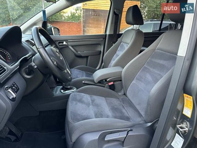 Сірий Фольксваген Туран, об'ємом двигуна 1.6 л та пробігом 232 тис. км за 11490 $, фото 31 на Automoto.ua