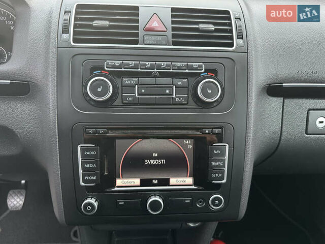 Сірий Фольксваген Туран, об'ємом двигуна 2 л та пробігом 224 тис. км за 12199 $, фото 97 на Automoto.ua