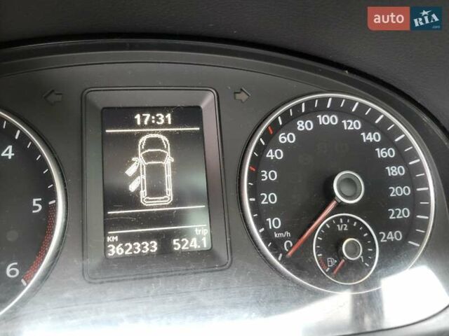 Серый Фольксваген Туран, объемом двигателя 1.6 л и пробегом 367 тыс. км за 10454 $, фото 4 на Automoto.ua