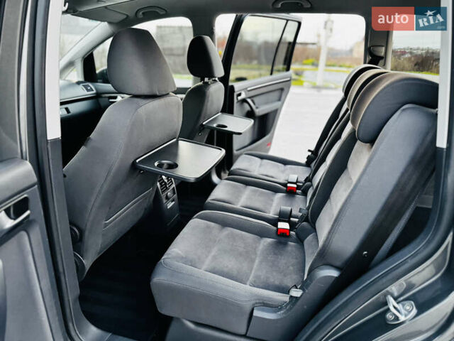 Серый Фольксваген Туран, объемом двигателя 2 л и пробегом 278 тыс. км за 11950 $, фото 33 на Automoto.ua