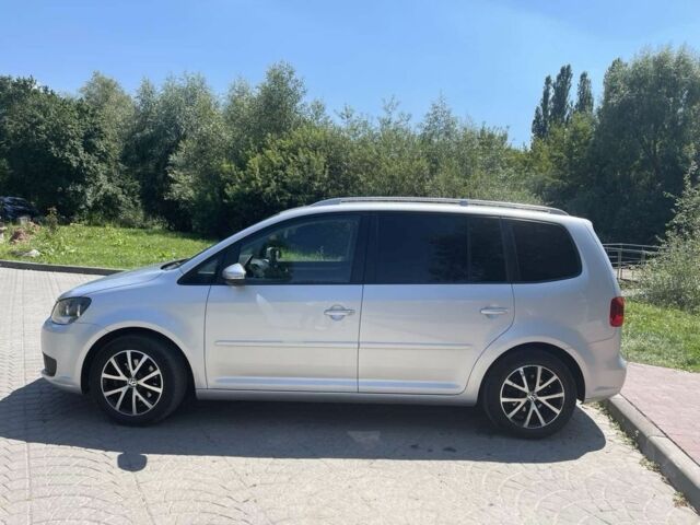 Серый Фольксваген Туран, объемом двигателя 1.6 л и пробегом 260 тыс. км за 11000 $, фото 4 на Automoto.ua