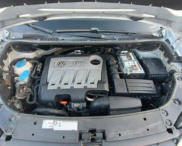 Сірий Фольксваген Туран, об'ємом двигуна 1.6 л та пробігом 271 тис. км за 9750 $, фото 23 на Automoto.ua