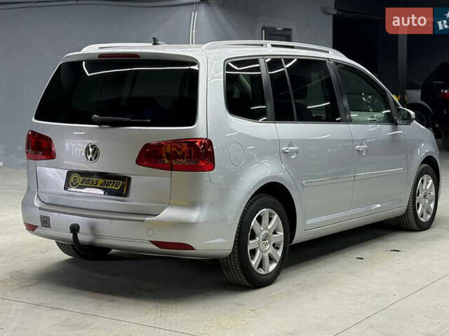 Серый Фольксваген Туран, объемом двигателя 0 л и пробегом 241 тыс. км за 12300 $, фото 5 на Automoto.ua