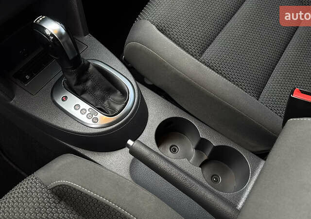 Сірий Фольксваген Туран, об'ємом двигуна 1.97 л та пробігом 200 тис. км за 11950 $, фото 30 на Automoto.ua