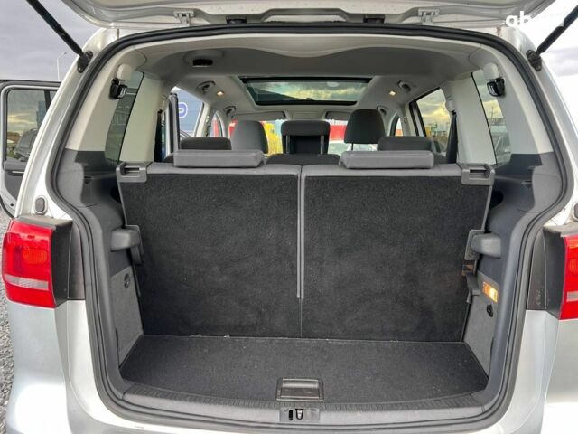 Сірий Фольксваген Туран, об'ємом двигуна 1.6 л та пробігом 269 тис. км за 10990 $, фото 40 на Automoto.ua