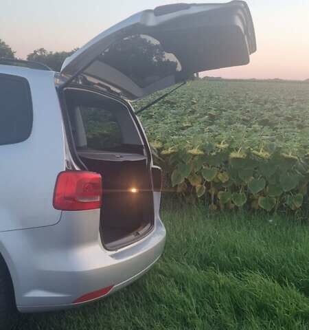 Серый Фольксваген Туран, объемом двигателя 1.6 л и пробегом 300 тыс. км за 9600 $, фото 14 на Automoto.ua