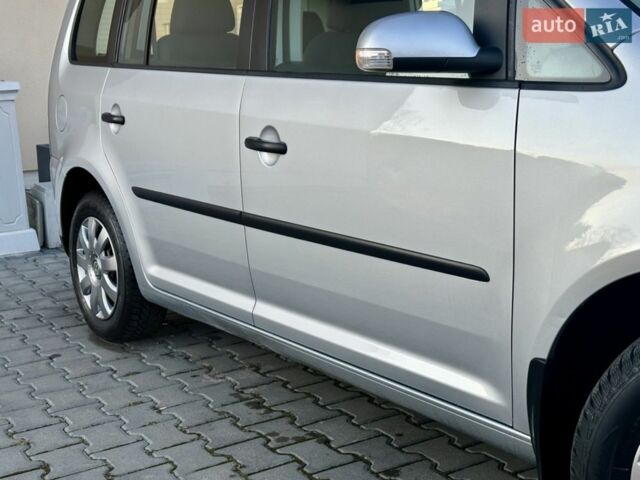 Серый Фольксваген Туран, объемом двигателя 0 л и пробегом 96 тыс. км за 4000 $, фото 3 на Automoto.ua