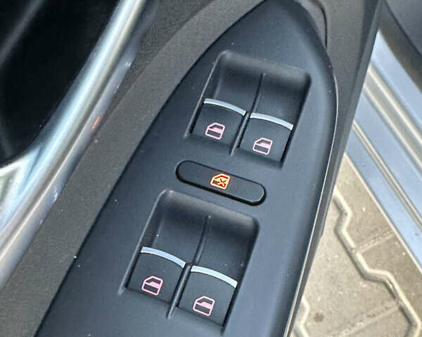 Серый Фольксваген Туран, объемом двигателя 1.39 л и пробегом 197 тыс. км за 8800 $, фото 24 на Automoto.ua