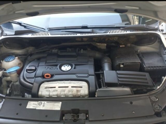 Серый Фольксваген Туран, объемом двигателя 1.4 л и пробегом 200 тыс. км за 12880 $, фото 6 на Automoto.ua