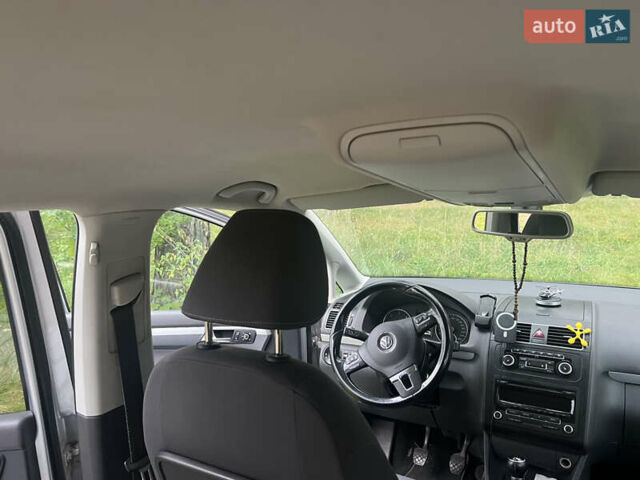Серый Фольксваген Туран, объемом двигателя 1.98 л и пробегом 260 тыс. км за 11400 $, фото 6 на Automoto.ua