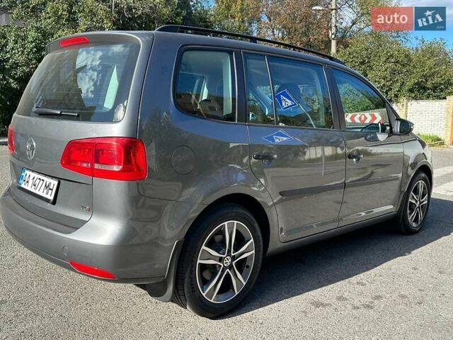 Сірий Фольксваген Туран, об'ємом двигуна 1.97 л та пробігом 52 тис. км за 16500 $, фото 3 на Automoto.ua