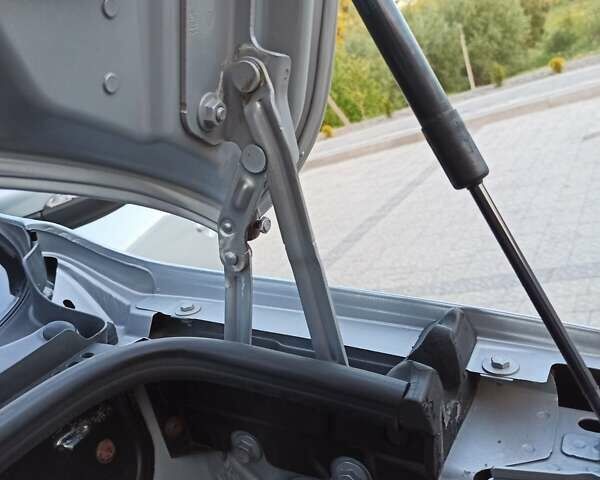 Сірий Фольксваген Туран, об'ємом двигуна 2 л та пробігом 225 тис. км за 13150 $, фото 46 на Automoto.ua