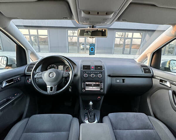 Серый Фольксваген Туран, объемом двигателя 1.39 л и пробегом 197 тыс. км за 8800 $, фото 16 на Automoto.ua