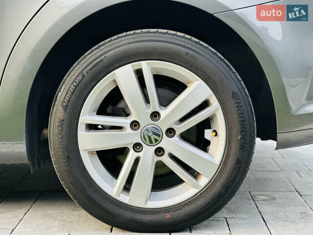 Серый Фольксваген Туран, объемом двигателя 1.6 л и пробегом 232 тыс. км за 11250 $, фото 62 на Automoto.ua