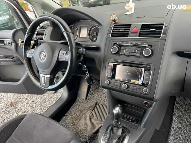Сірий Фольксваген Туран, об'ємом двигуна 1.6 л та пробігом 269 тис. км за 10990 $, фото 44 на Automoto.ua