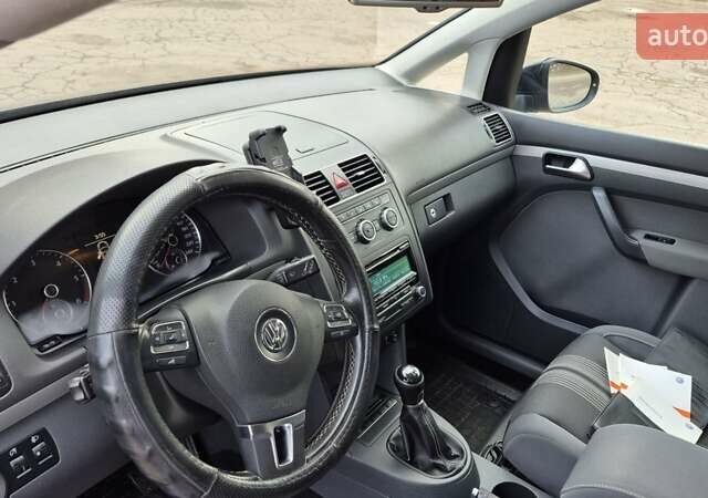 Серый Фольксваген Туран, объемом двигателя 1.6 л и пробегом 256 тыс. км за 8900 $, фото 32 на Automoto.ua