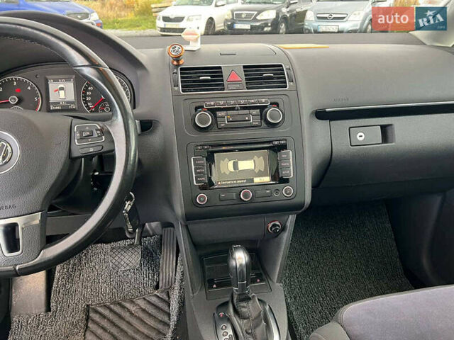 Сірий Фольксваген Туран, об'ємом двигуна 1.6 л та пробігом 269 тис. км за 10990 $, фото 27 на Automoto.ua