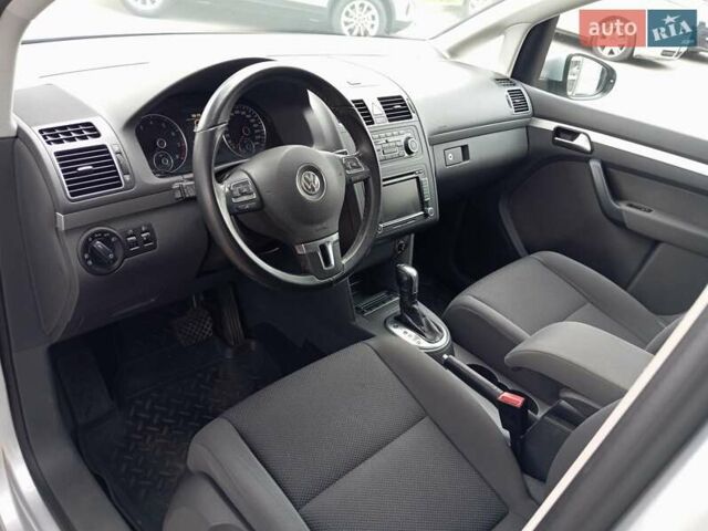 Серый Фольксваген Туран, объемом двигателя 1.39 л и пробегом 169 тыс. км за 11200 $, фото 7 на Automoto.ua