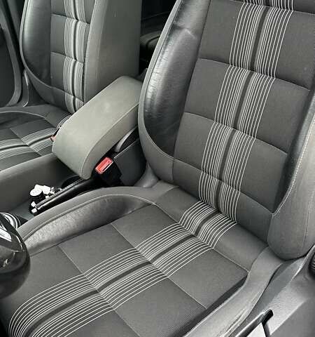 Сірий Фольксваген Туран, об'ємом двигуна 1.97 л та пробігом 318 тис. км за 9500 $, фото 11 на Automoto.ua