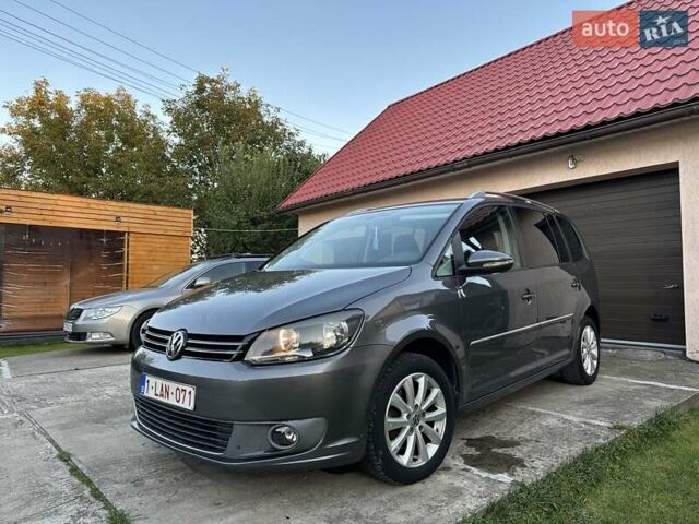 Сірий Фольксваген Туран, об'ємом двигуна 1.6 л та пробігом 232 тис. км за 11490 $, фото 2 на Automoto.ua