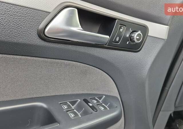 Серый Фольксваген Туран, объемом двигателя 1.6 л и пробегом 256 тыс. км за 8900 $, фото 34 на Automoto.ua