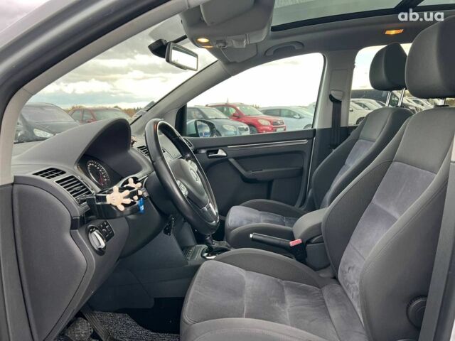 Сірий Фольксваген Туран, об'ємом двигуна 1.6 л та пробігом 269 тис. км за 10990 $, фото 17 на Automoto.ua