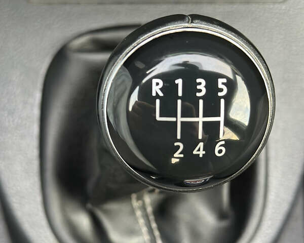 Серый Фольксваген Туран, объемом двигателя 1.6 л и пробегом 232 тыс. км за 11250 $, фото 46 на Automoto.ua