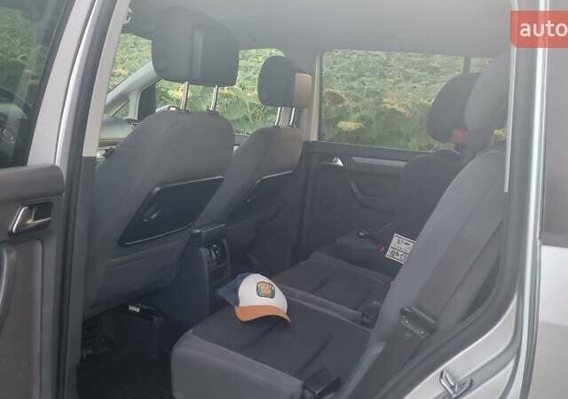 Серый Фольксваген Туран, объемом двигателя 1.6 л и пробегом 300 тыс. км за 9600 $, фото 13 на Automoto.ua