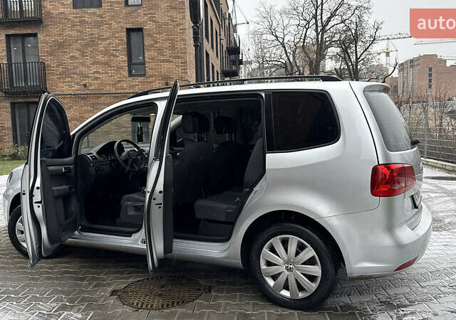 Сірий Фольксваген Туран, об'ємом двигуна 1.97 л та пробігом 200 тис. км за 11950 $, фото 13 на Automoto.ua