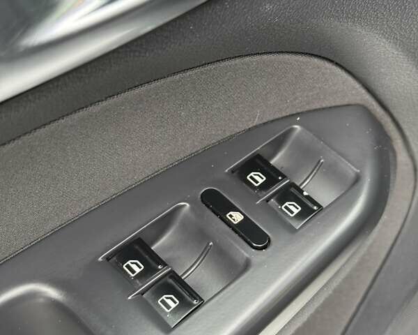 Сірий Фольксваген Туран, об'ємом двигуна 1.97 л та пробігом 304 тис. км за 10300 $, фото 25 на Automoto.ua