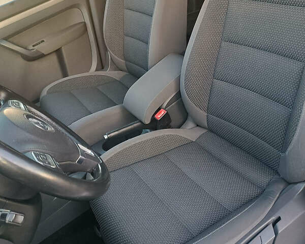 Сірий Фольксваген Туран, об'ємом двигуна 1.6 л та пробігом 271 тис. км за 9750 $, фото 14 на Automoto.ua