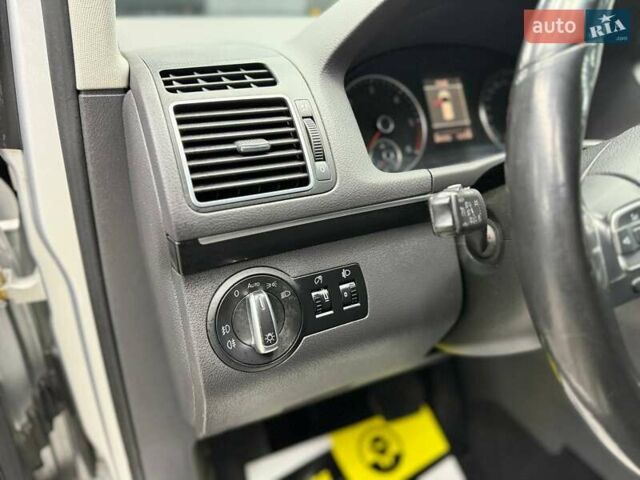 Серый Фольксваген Туран, объемом двигателя 0 л и пробегом 241 тыс. км за 12300 $, фото 20 на Automoto.ua